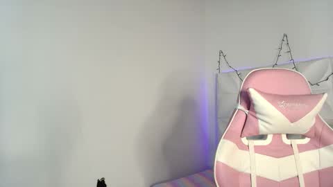 Abril  online show from 11/04/25, 11:42