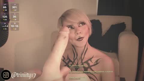 Snapshot of abril__colen chatting on 12/15/24, 07:21 April online show from 12/15/24, 07:21