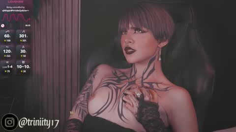 Snapshot of abril__colen chatting on 02/16/25, 08:44 April online show from 02/16/25, 08:44