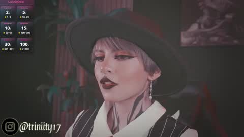 Snapshot of abril__colen chatting on 02/21/25, 09:22 April online show from 02/21/25, 09:22