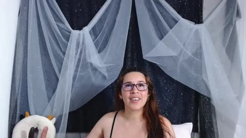 Snapshot of abril_bianchi chatting on 02/27/25, 12:43 abril_bianchi online show from 02/27/25, 12:43