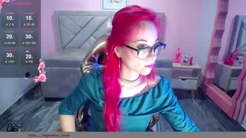 abril_ch_ online show from 12/05/25, 10:46