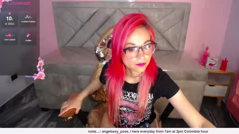 abril_ch_ online show from 01/14/26, 12:00