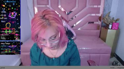 abril_ch_ online show from 02/28/26, 12:28