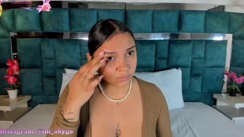 abril_gomez_11 online show from 05/25/26, 07:53