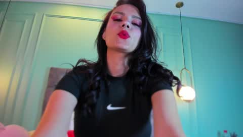 Snapshot of abril_jones10 chatting on 12/23/24, 02:17 Abril jones online show from 12/23/24, 02:17