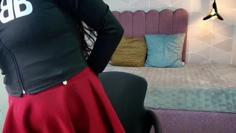 ABRIL MATTHEWS online show from 01/11/25, 08:10
