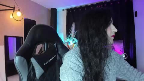 Snapshot of abril_riios chatting on 05/17/26, 01:58 Abril online show from 05/17/26, 01:58