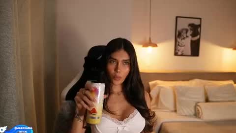 Snapshot of abril_w18 chatting on 06/11/26, 09:57 My name is Alexa. Please say hello I like to chat with you. If you have requests please use tip online show from 06/11/26, 09:57