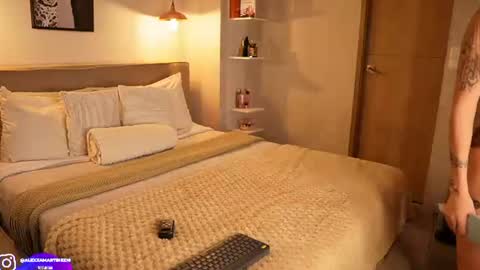Snapshot of abril_w18 chatting on 07/16/26, 09:21 My name is Alexa. Please say hello I like to chat with you. If you have requests please use tip online show from 07/16/26, 09:21