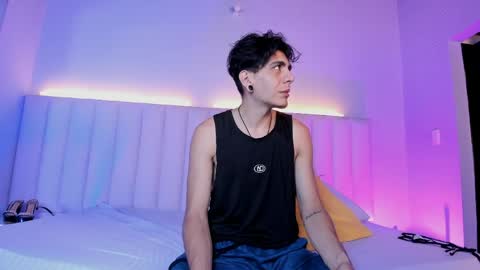 Abril and Julian online show from 05/30/26, 11:51