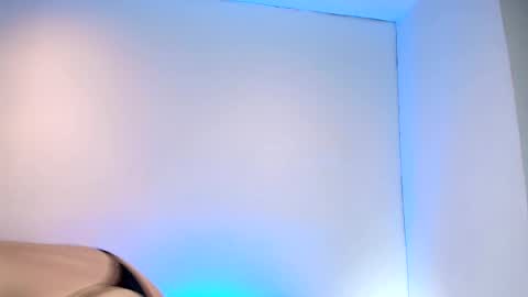 abrill_12 online show from 05/26/26, 12:01