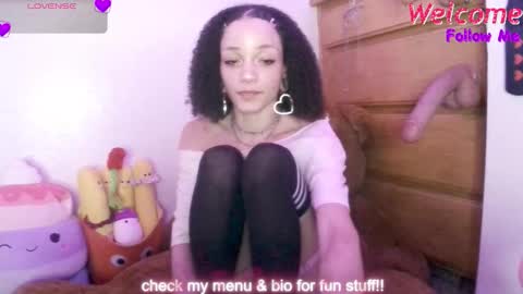 Peach online show from 11/19/25, 05:07