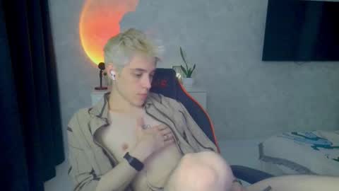 Snapshot of abslut chatting on 09/09/25, 03:55 Nick online show from 09/09/25, 03:55