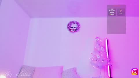 Snapshot of aby_whitee chatting on 12/16/24, 09:35 Aby online show from 12/16/24, 09:35