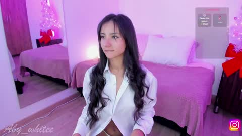 Snapshot of aby_whitee chatting on 01/08/25, 04:55 Aby online show from 01/08/25, 04:55