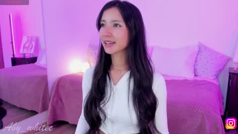 Snapshot of aby_whitee chatting on 02/07/25, 02:08 Aby online show from 02/07/25, 02:08