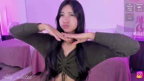 Snapshot of aby_whitee chatting on 02/08/25, 04:14 Aby online show from 02/08/25, 04:14