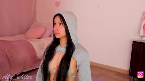 Snapshot of aby_whitee chatting on 10/09/25, 03:37 Aby online show from 10/09/25, 03:37