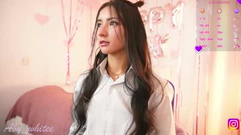Snapshot of aby_whitee chatting on 10/19/25, 02:34 Aby online show from 10/19/25, 02:34