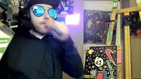 Snapshot of aceshadowz chatting on 10/03/25, 12:02 Mike online show from 10/03/25, 12:02