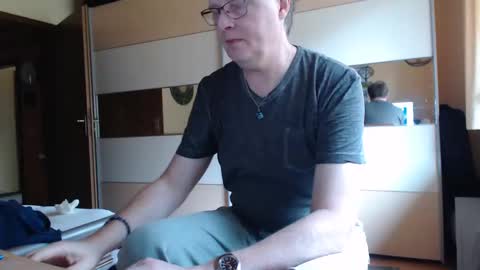 Snapshot of ach471 chatting on 12/08/24, 10:19 ach471 online show from 12/08/24, 10:19