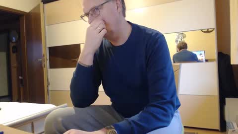 Snapshot of ach471 chatting on 12/13/24, 08:20 ach471 online show from 12/13/24, 08:20