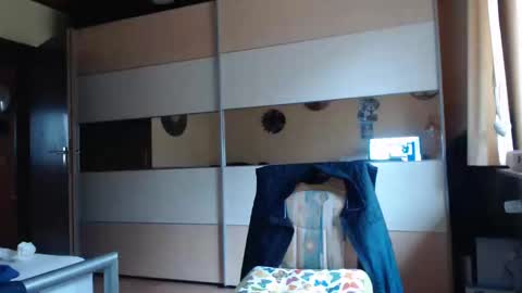 Snapshot of ach471 chatting on 03/11/25, 10:18 ach471 online show from 03/11/25, 10:18