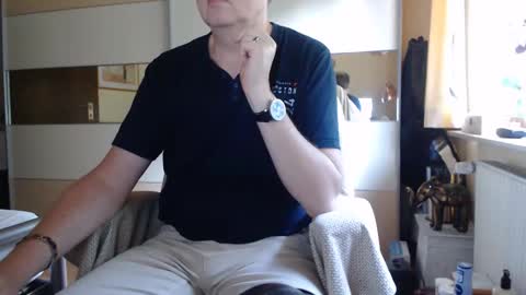 Snapshot of ach471 chatting on 09/19/25, 07:25 ach471 online show from 09/19/25, 07:25