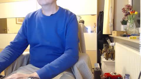 Snapshot of ach471 chatting on 10/03/25, 07:33 ach471 online show from 10/03/25, 07:33