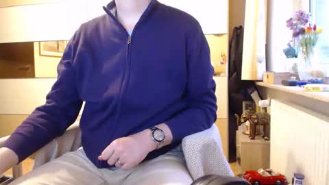 Snapshot of ach471 chatting on 10/17/25, 06:16 ach471 online show from 10/17/25, 06:16