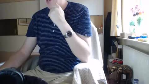 Snapshot of ach471 chatting on 11/06/25, 10:49 ach471 online show from 11/06/25, 10:49