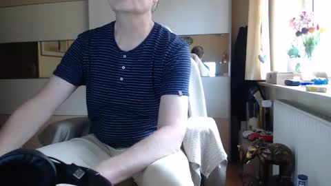 Snapshot of ach471 chatting on 11/12/25, 08:59 ach471 online show from 11/12/25, 08:59