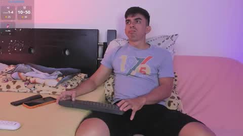 centric independent model   online show from 01/06/26, 09:39