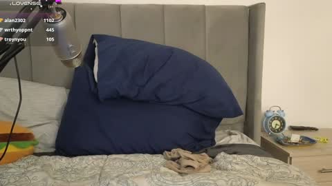 Snapshot of acidkaos chatting on 12/27/24, 12:23 Lana 3 online show from 12/27/24, 12:23