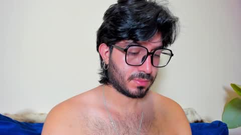 R. online show from 02/05/25, 01:44