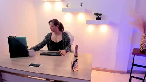 Snapshot of ada_mclaine2 chatting on 09/21/25, 11:45 Ada online show from 09/21/25, 11:45