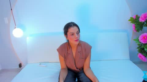 Snapshot of ada_monroe10 chatting on 12/17/25, 02:12 online show from 12/17/25, 02:12