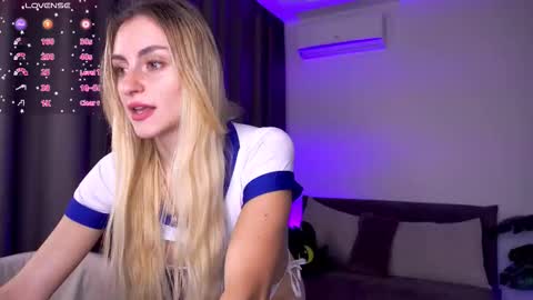 Snapshot of adalin_moore chatting on 09/13/25, 09:03 Ada online show from 09/13/25, 09:03