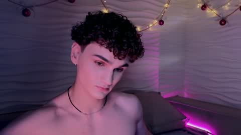 Snapshot of adam_21cm chatting on 01/10/25, 04:51 Adam online show from 01/10/25, 04:51