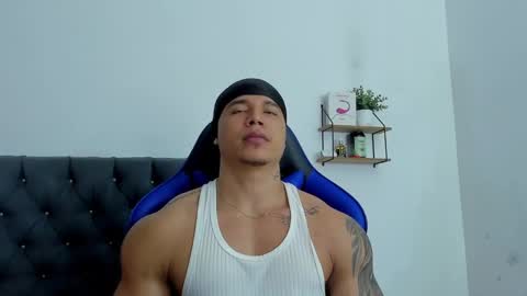 adam boss online show from 11/11/25, 09:26