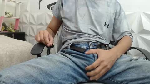 adam_evehotroom online show from 02/18/25, 11:52