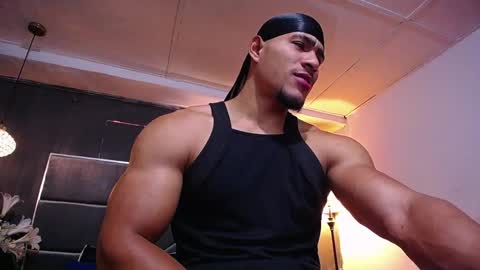 adam_fit19cm online show from 03/05/26, 02:24