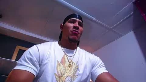adam_fit19cm online show from 07/02/26, 02:01