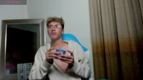 Snapshot of adam_foxs chatting on 04/01/26, 11:57 Adam online show from 04/01/26, 11:57