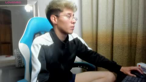 Snapshot of adam_foxs chatting on 04/07/26, 12:55 Adam online show from 04/07/26, 12:55