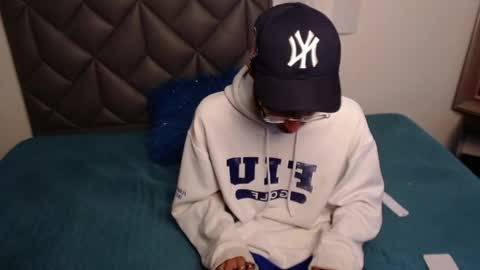 Snapshot of adam_foxs chatting on 04/09/26, 01:16 Adam online show from 04/09/26, 01:16