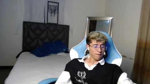 Snapshot of adam_foxs chatting on 04/11/26, 04:50 Adam online show from 04/11/26, 04:50