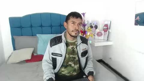 adam_morgan2 online show from 11/25/25, 03:28