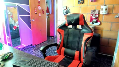 Adam Valencia online show from 12/31/24, 02:14